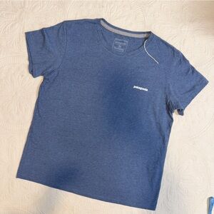 NWT patagonia p-6 responsibili tee utility blue m (missing tag its New)
